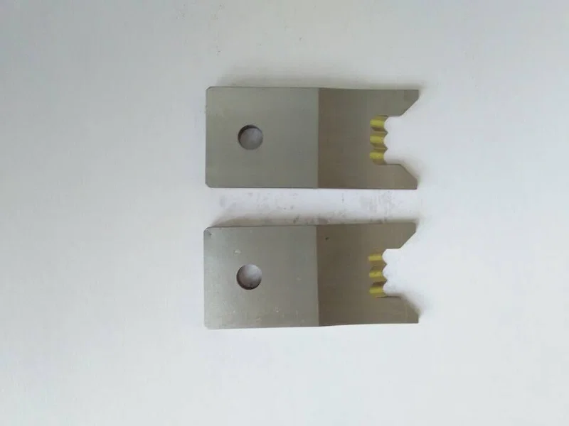 回転ブレード用同軸ワイヤーストリッピングマシン