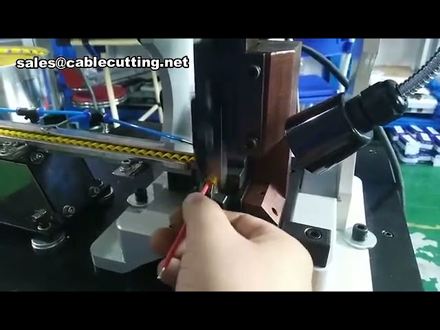 振動プレート式 ルース端子供給・圧着機｜ワイヤー加工自動化ラインの効率化