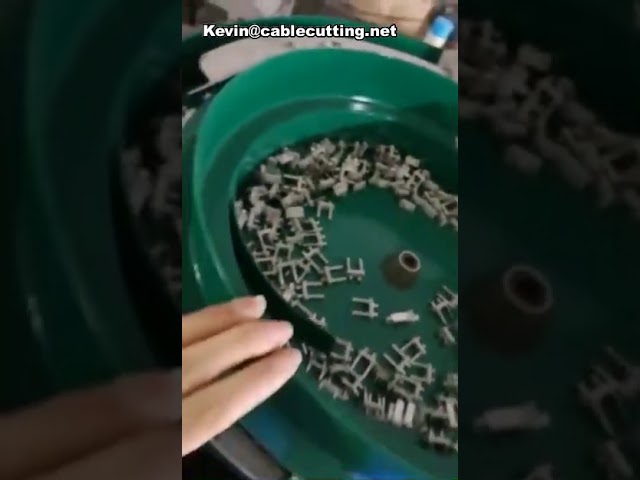 半自動トウピンプラグ端子圧着機｜電源コード・充電ケーブルプラグ製造機